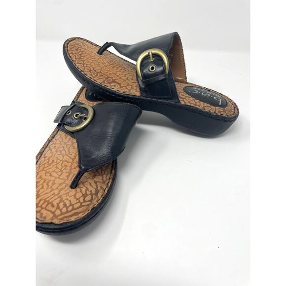 B.O.C. 7 Sandals Wedges Women Shoe Black Flip Flop Comfort Classic Bronze Hook - Picture 2 of 8